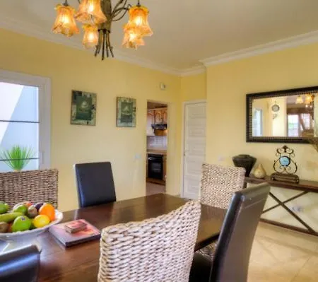 Villa Los Mojones - Great 4 Bedroom With Heated Pool And Hot-tub Tías