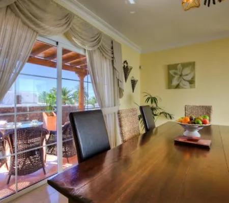 Villa Los Mojones - Great 4 Bedroom With Heated Pool And Hot-tub